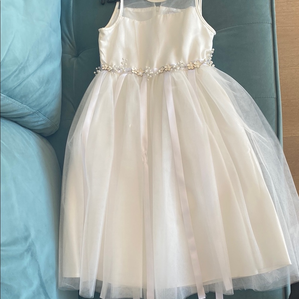 Elegant White Kids Dress with Floral Accents
